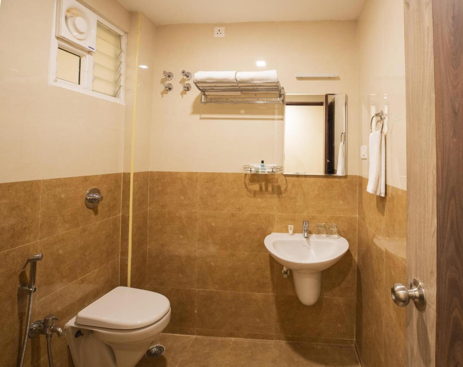 Hotel Ramtel Inn Maduráj Kültér fotó